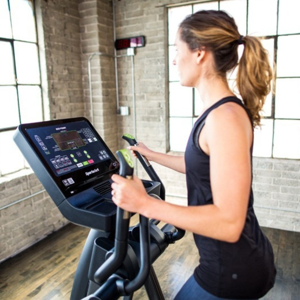 SportsArt G876 ECO-POWR™ Status Elliptical